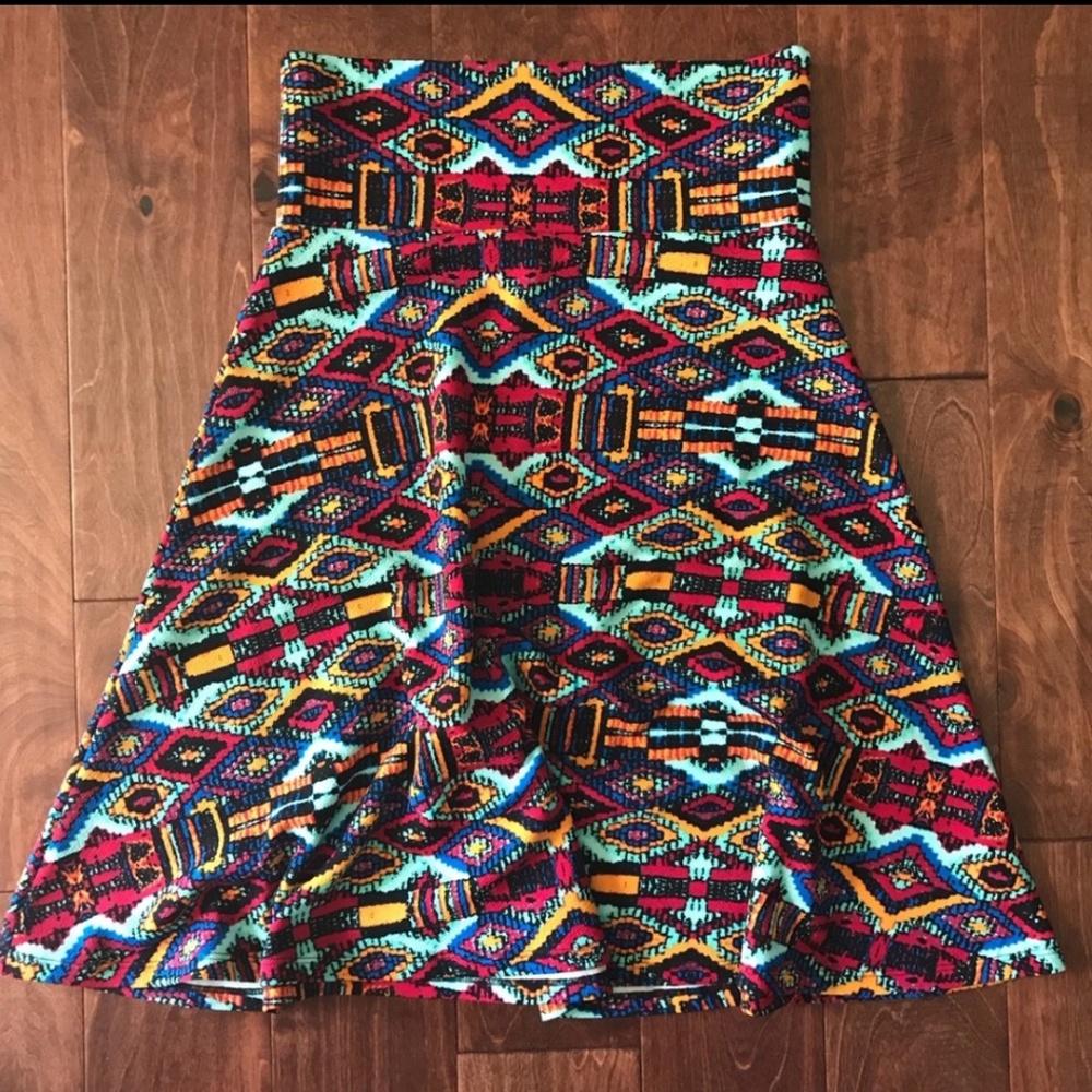 Beautiful textured azure skirt!!